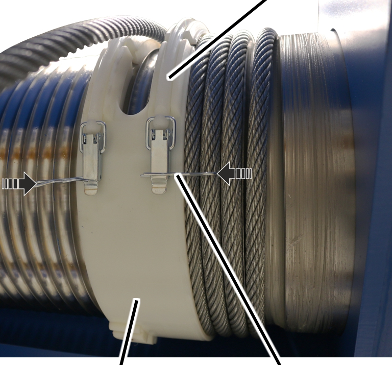 U:\Allgemein\Produkthandbücher\Produkthandbücher Fotos\Seilzug kompakt\Seilzug D\Fahrwerksträger DQA\Federstecker in Spannelement 3.jpg