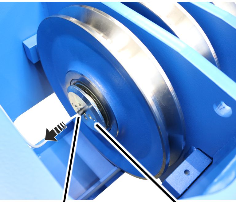 U:\Allgemein\Produkthandbücher\Produkthandbücher Fotos\Seilzug kompakt\Seilzug Z\Einscherung 8-2\Kabel von Messbolzen 3.jpg